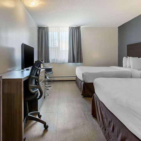 Super 8 By Wyndham Macleod Trail Calgary Hotel Eksteriør billede