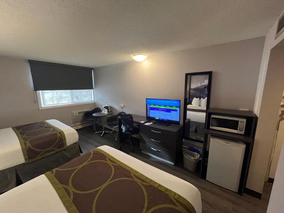 Super 8 By Wyndham Macleod Trail Calgary Hotel Eksteriør billede